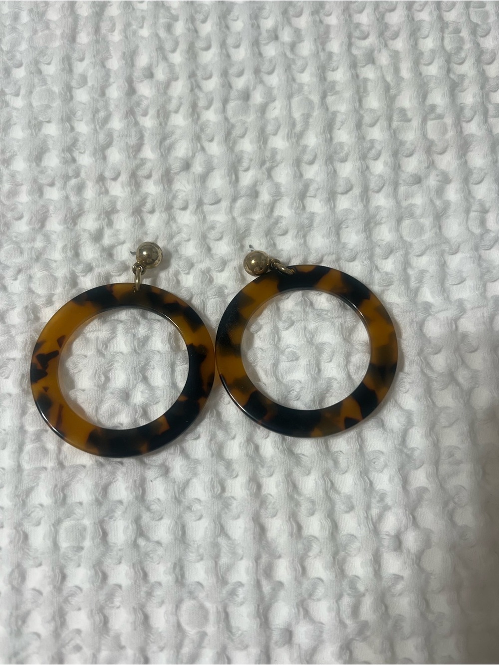Tortoiseshell Resin Hoop Drop Earrings - Brown & Black